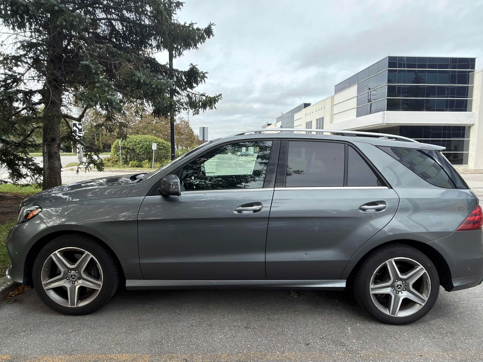 Mercedes-Benz GLE 400 * АВТОКРЕДИТ БЕЗ ПЪРВОНАЧАЛНА ВНОСКА* , снимка 17 - Автомобили и джипове - 56150969