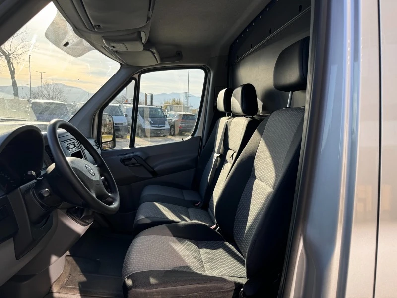 VW Crafter 2.0TDI Хладилен Клима L2H2 , снимка 11 - Бусове и автобуси - 44163116