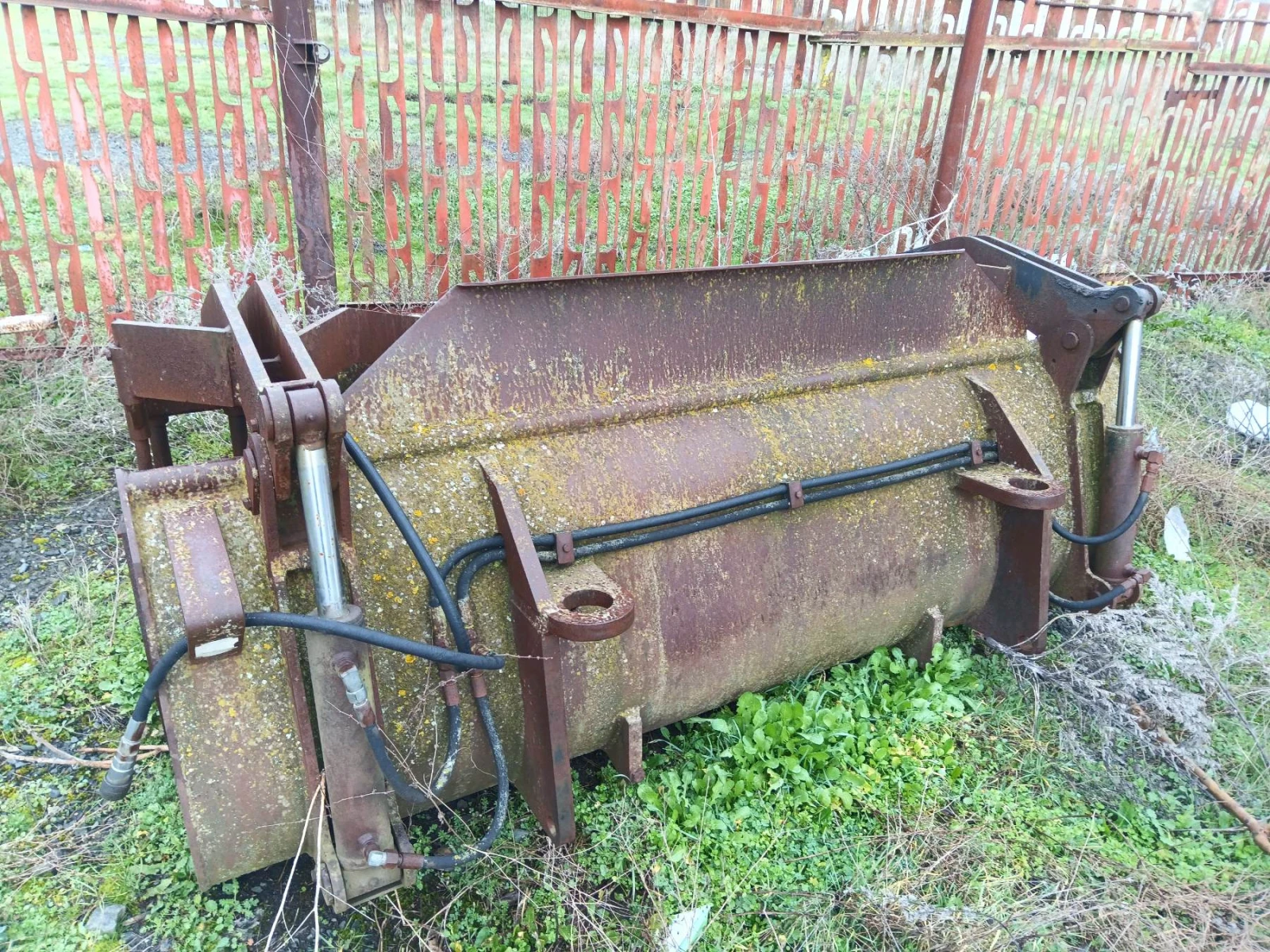 Телескопичен товарач John Deere 3415 - изображение 7