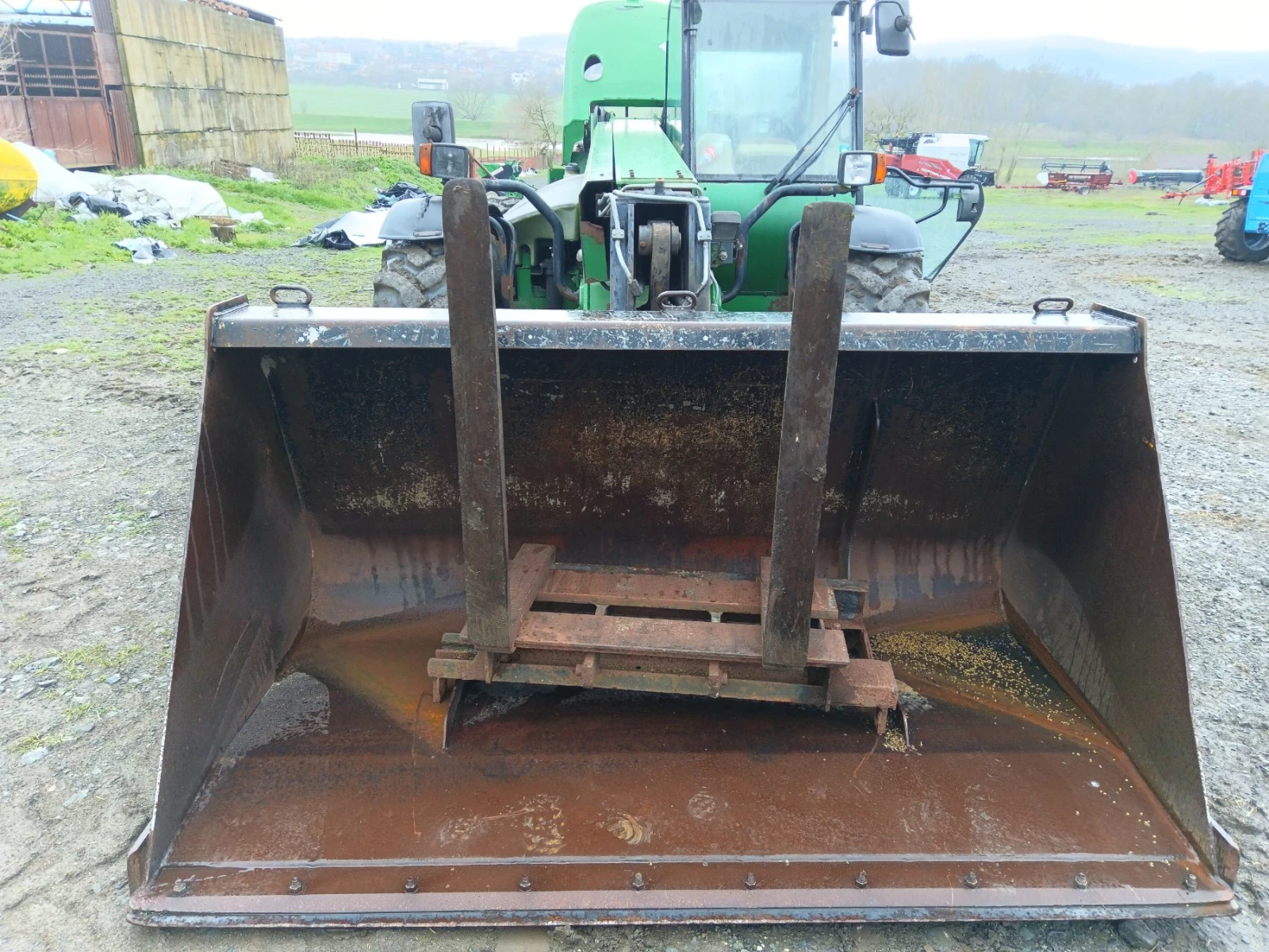 Телескопичен товарач John Deere 3415 - изображение 9