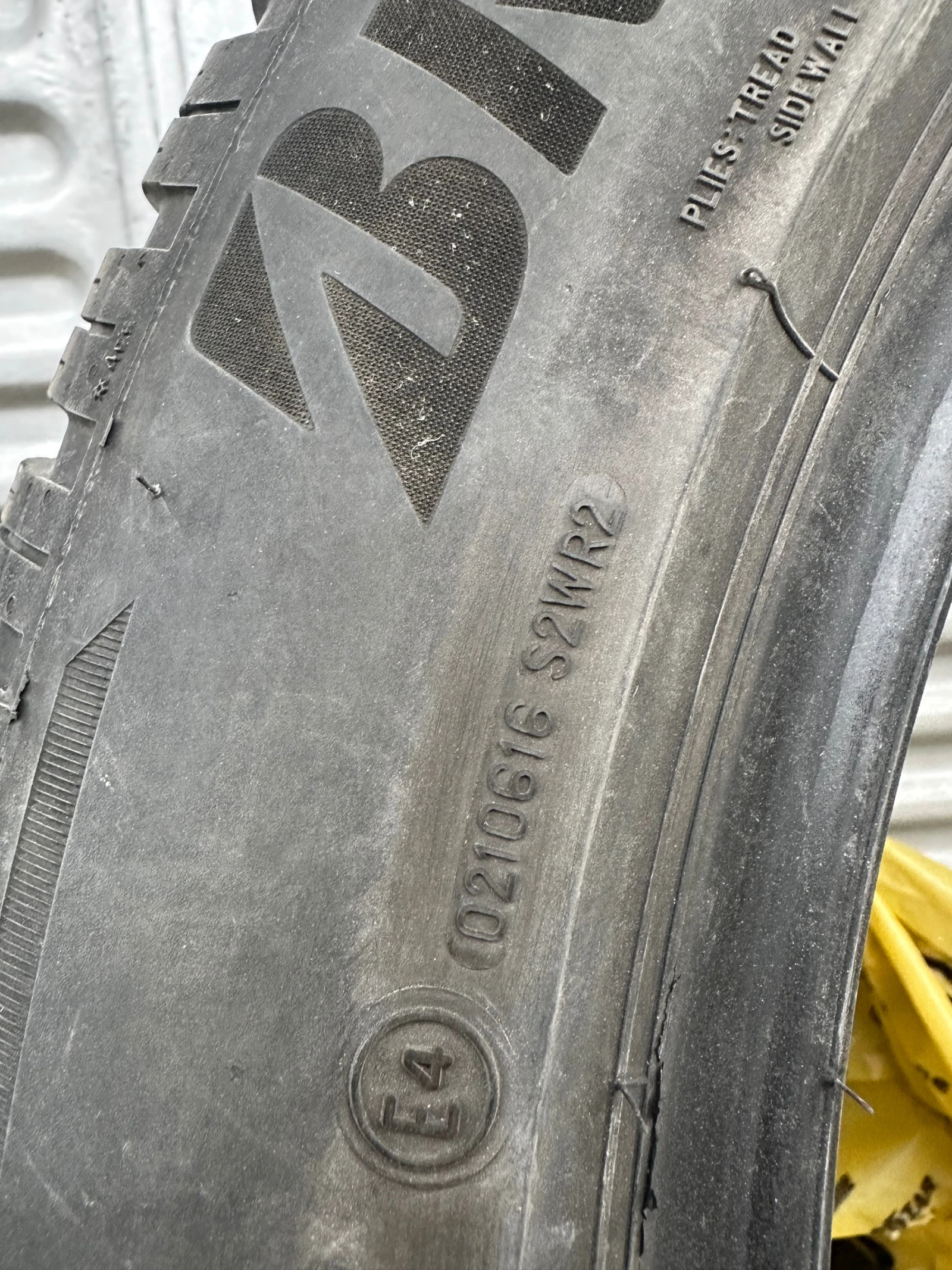 Гуми Зимни 275/45R20, снимка 5 - Гуми и джанти - 56277510