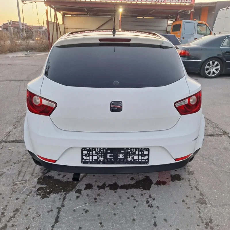 Seat Ibiza, снимка 5 - Автомобили и джипове - 47712575