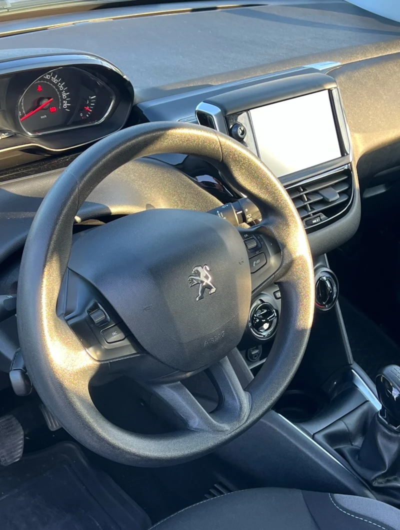 Peugeot 208 1.4 HDI, снимка 4 - Автомобили и джипове - 49249618