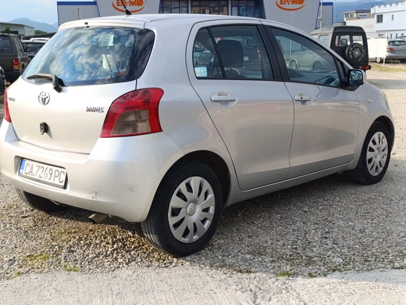 Toyota Yaris 1.3 VVTI Automatic  Газ, снимка 3 - Автомобили и джипове - 49415546