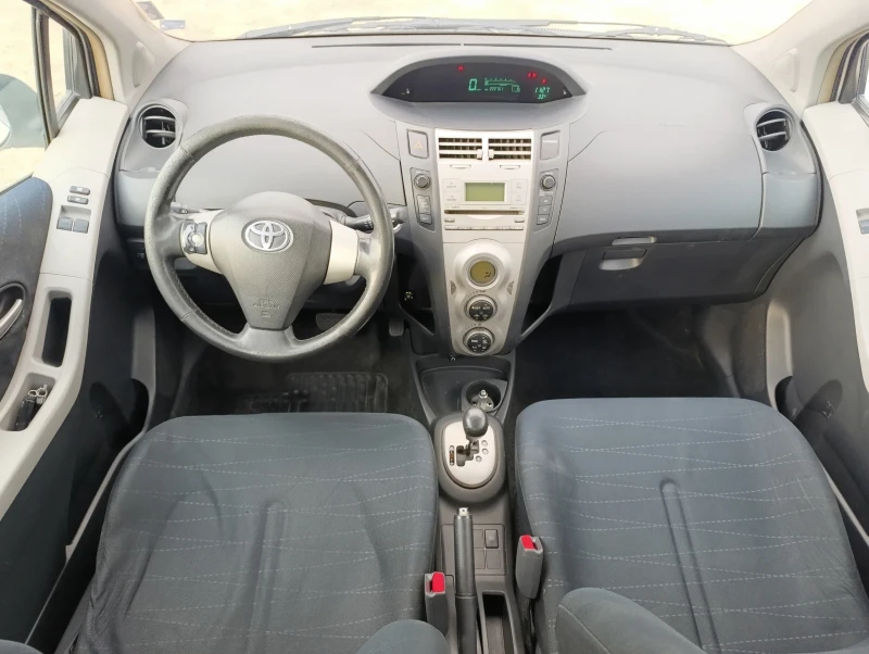 Toyota Yaris 1.3 VVTI Automatic  Газ, снимка 12 - Автомобили и джипове - 49415546