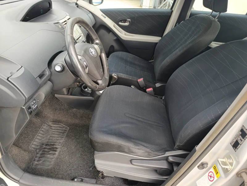 Toyota Yaris 1.3 VVTI Automatic  Газ, снимка 6 - Автомобили и джипове - 49415546