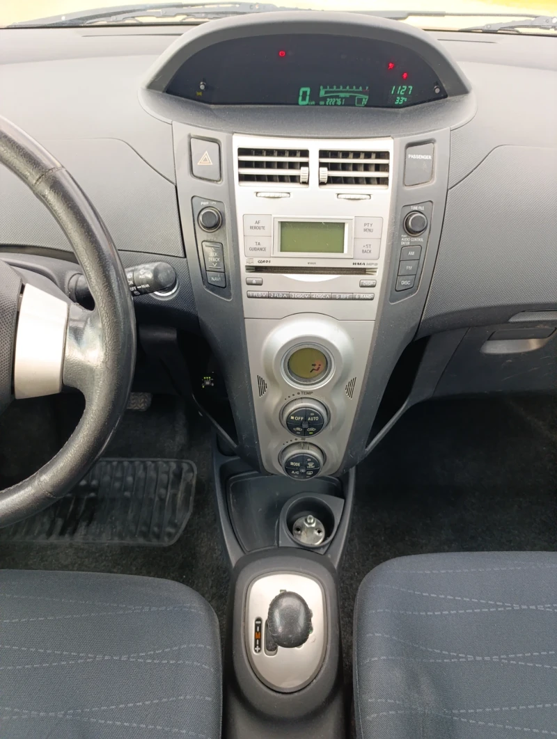Toyota Yaris 1.3 VVTI Automatic  Газ, снимка 14 - Автомобили и джипове - 49415546