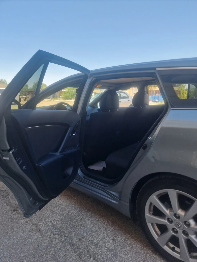 Toyota Avensis 1.8 с газ , снимка 7 - Автомобили и джипове - 49652355