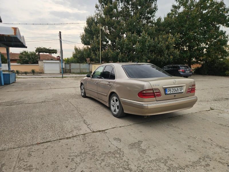Mercedes-Benz E 320, снимка 4 - Автомобили и джипове - 51946147