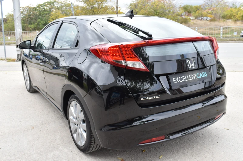 Honda Civic 1.8i* AUTOMAT* LED, снимка 4 - Автомобили и джипове - 52066532