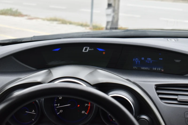 Honda Civic 1.8i* AUTOMAT* LED, снимка 14 - Автомобили и джипове - 52066532