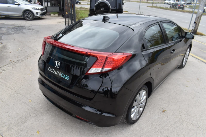 Honda Civic 1.8i* AUTOMAT* LED, снимка 5 - Автомобили и джипове - 52066532