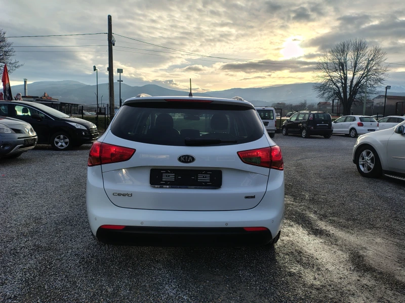 Kia Ceed 1.4 CRDI, снимка 8 - Автомобили и джипове - 53086894