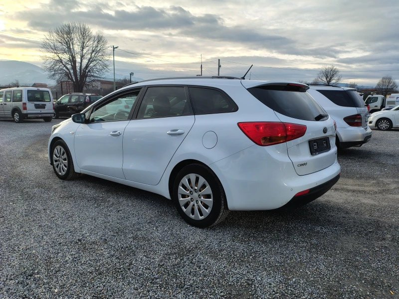Kia Ceed 1.4 CRDI, снимка 7 - Автомобили и джипове - 53086894