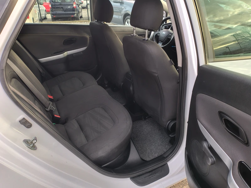 Kia Ceed 1.4 CRDI, снимка 10 - Автомобили и джипове - 53086894