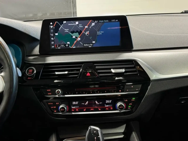 BMW 530 xDrive MSPORT * CARFAX* ОПЦИЯ ЗА ФИНАНСИРАНЕ* , снимка 8 - Автомобили и джипове - 53206727