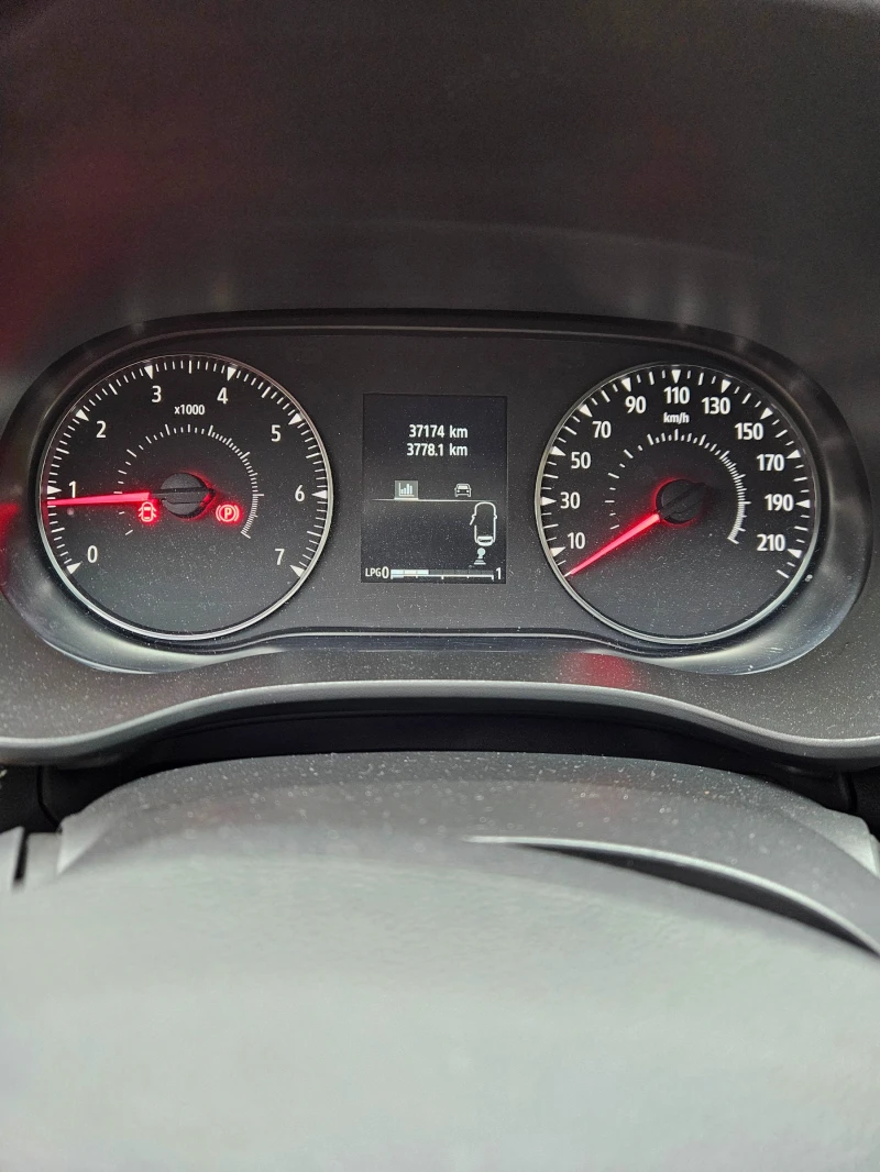 Dacia Sandero 1.0 TCe / LPG, снимка 11 - Автомобили и джипове - 53298418