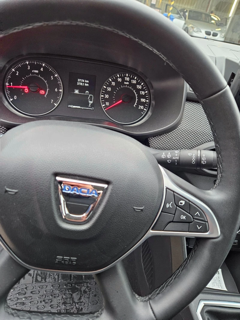Dacia Sandero 1.0 TCe / LPG, снимка 10 - Автомобили и джипове - 53298418
