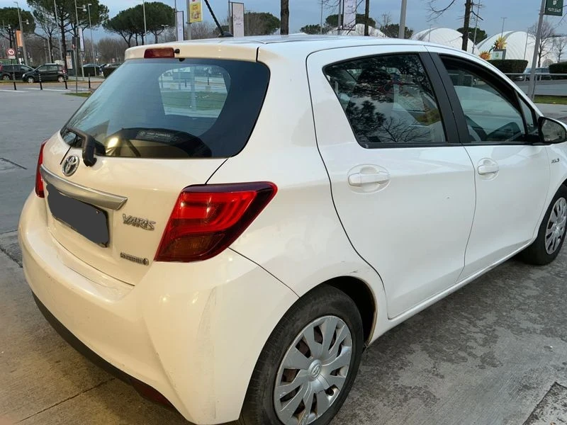 Toyota Yaris 1.5 Hybrid Active Automatic , снимка 4 - Автомобили и джипове - 49415546