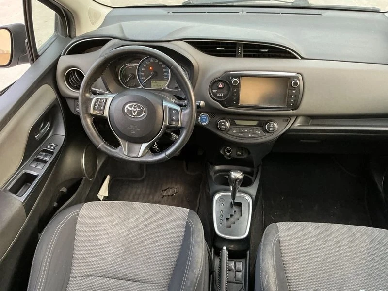 Toyota Yaris 1.5 Hybrid Active Automatic , снимка 8 - Автомобили и джипове - 49415546