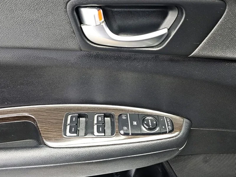 Kia K5, снимка 14 - Автомобили и джипове - 52480870