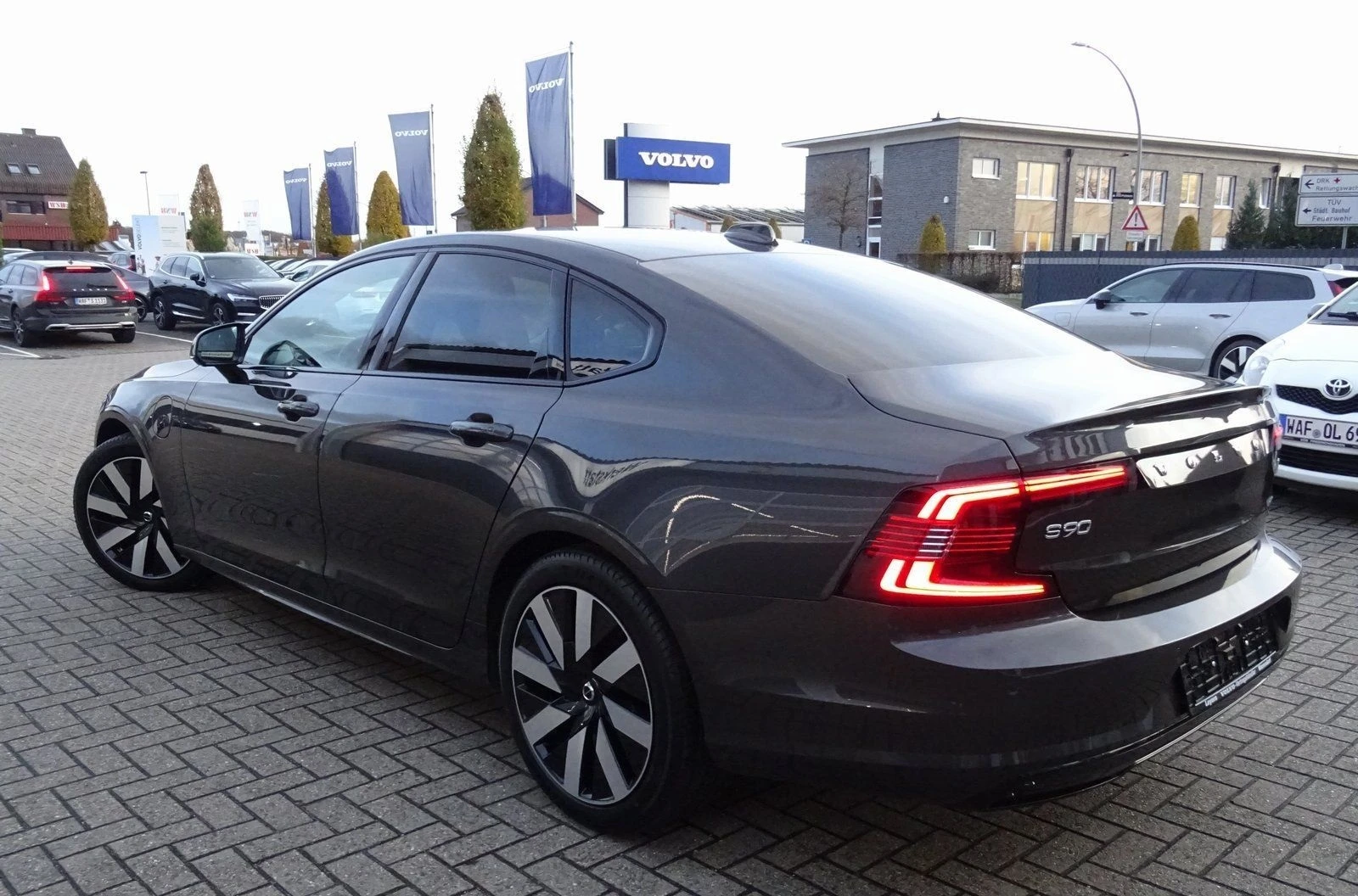 Volvo S90 T8 Recharge AWD = Ultimate= Гаранция - изображение 2