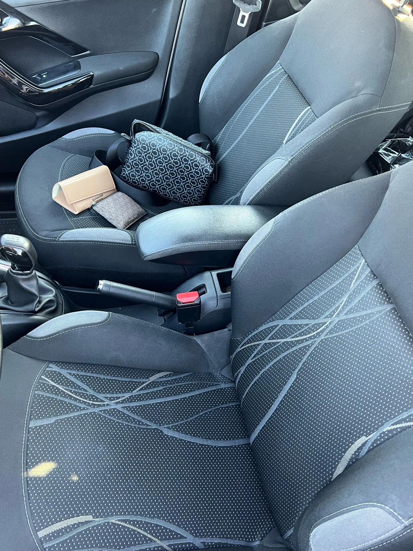 Peugeot 208 1.4 HDI - изображение 6