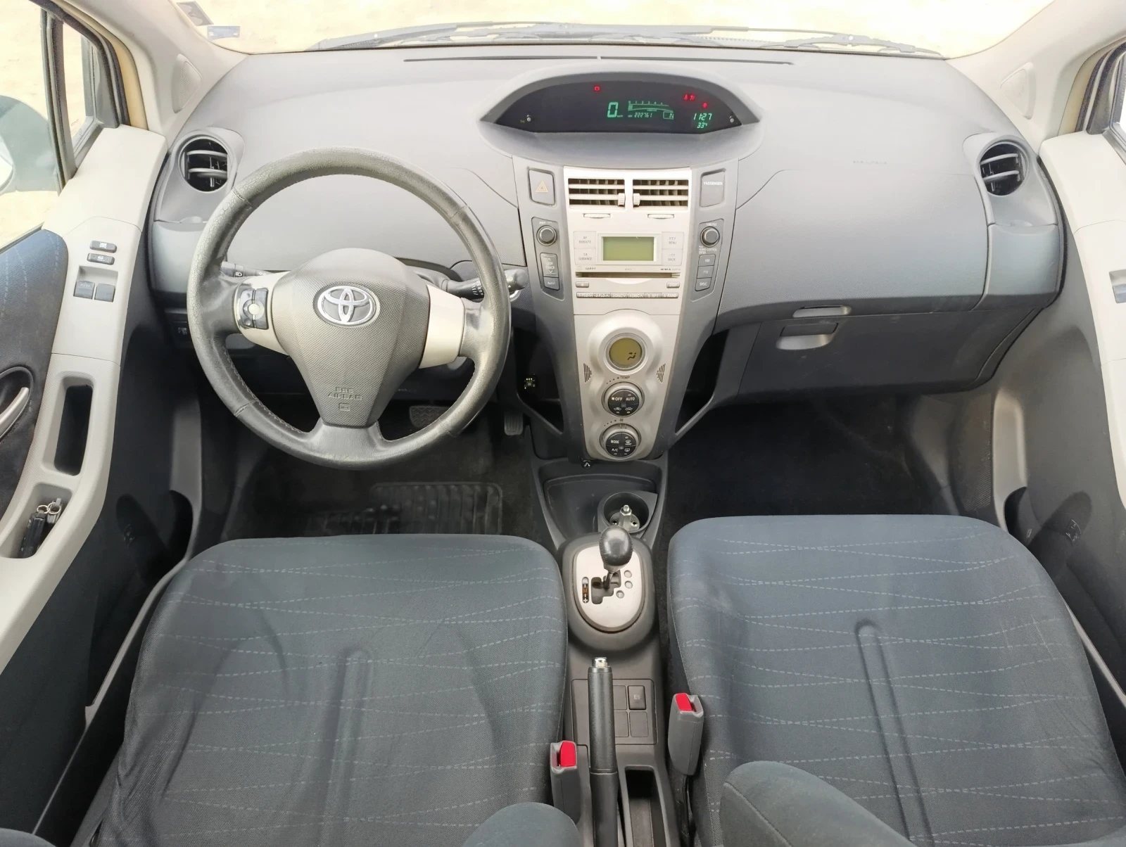 Toyota Yaris 1.3 VVTI Automatic  Газ | Mobile.bg — изображение 12
