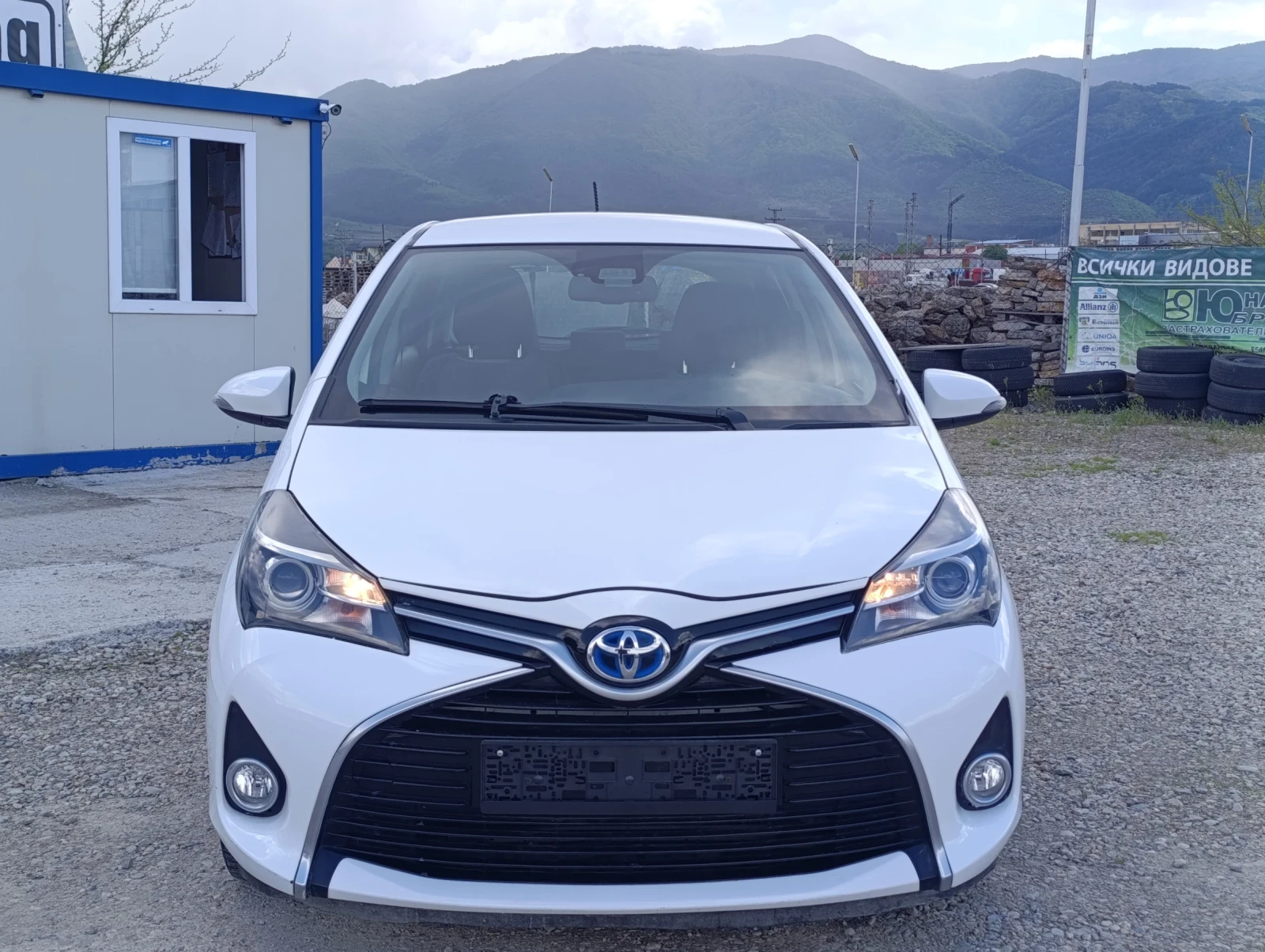 Toyota Yaris 1.5 Hybrid Active Automatic  - изображение 6