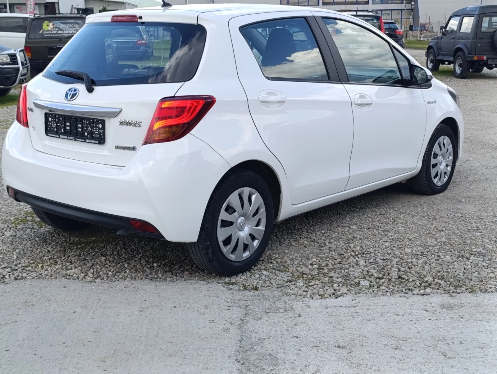 Toyota Yaris 1.5 Hybrid Active Automatic  - изображение 4