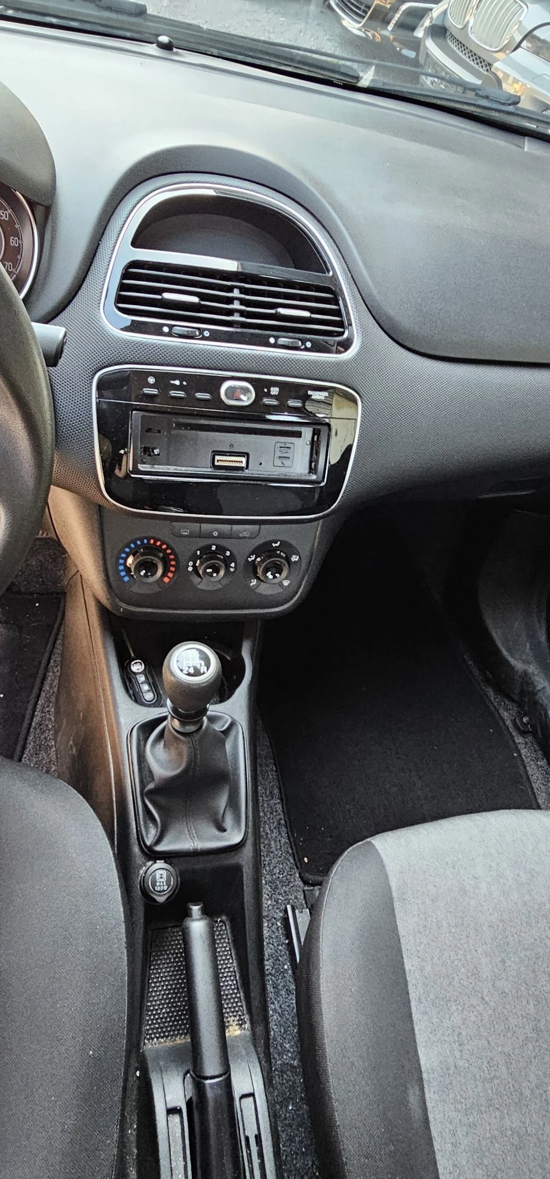 Fiat Punto Euro6b 1.2i КЛИМАТИК  - изображение 7