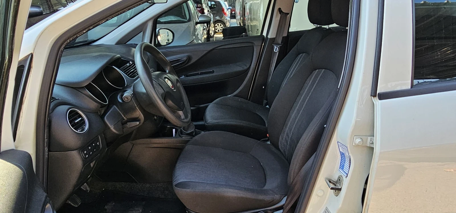 Fiat Punto Euro6b 1.2i КЛИМАТИК  - изображение 4