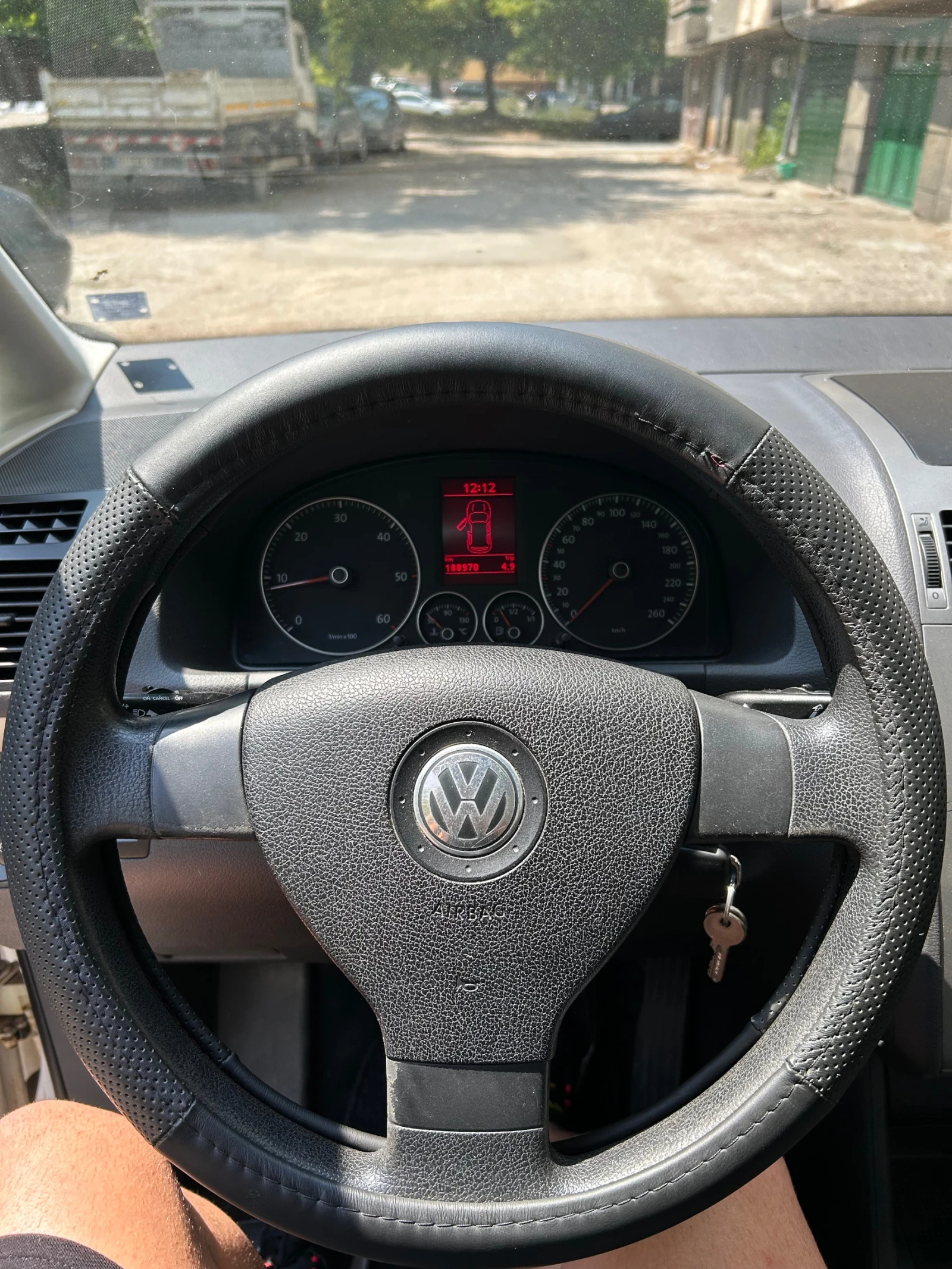 VW Touran  - изображение 8