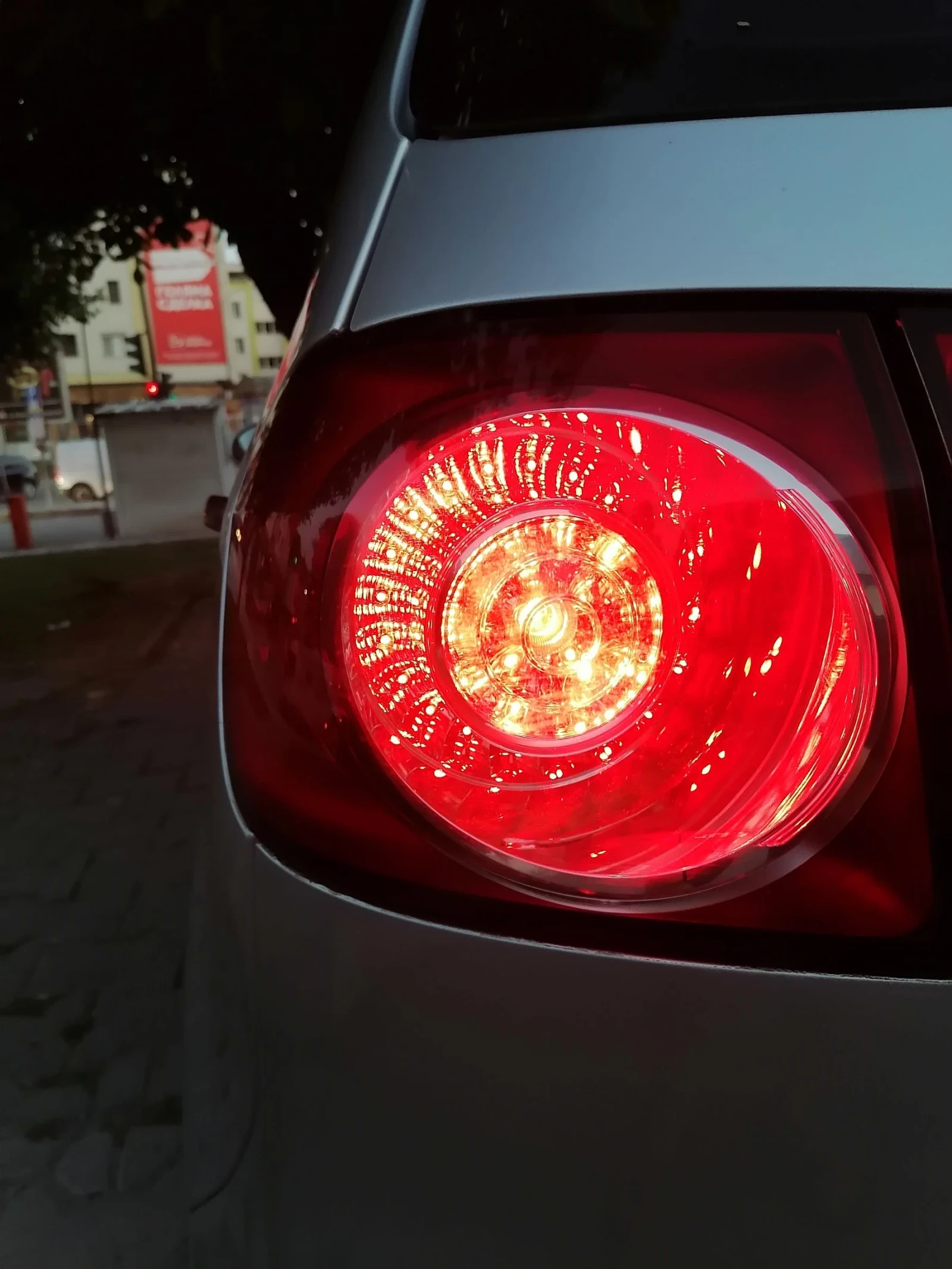 VW Golf 1.9TDI/105BKC/Автоматик/Плюс - изображение 9