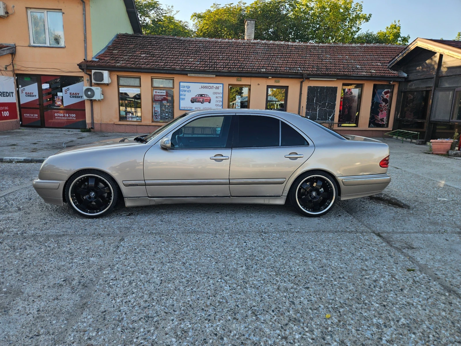 Mercedes-Benz E 320  - изображение 3
