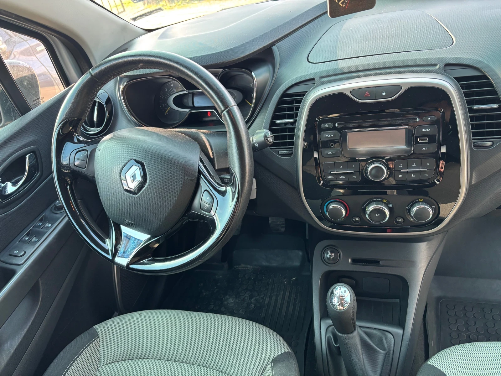 Renault Captur 1.5dCi, 90hp start/stop - изображение 9