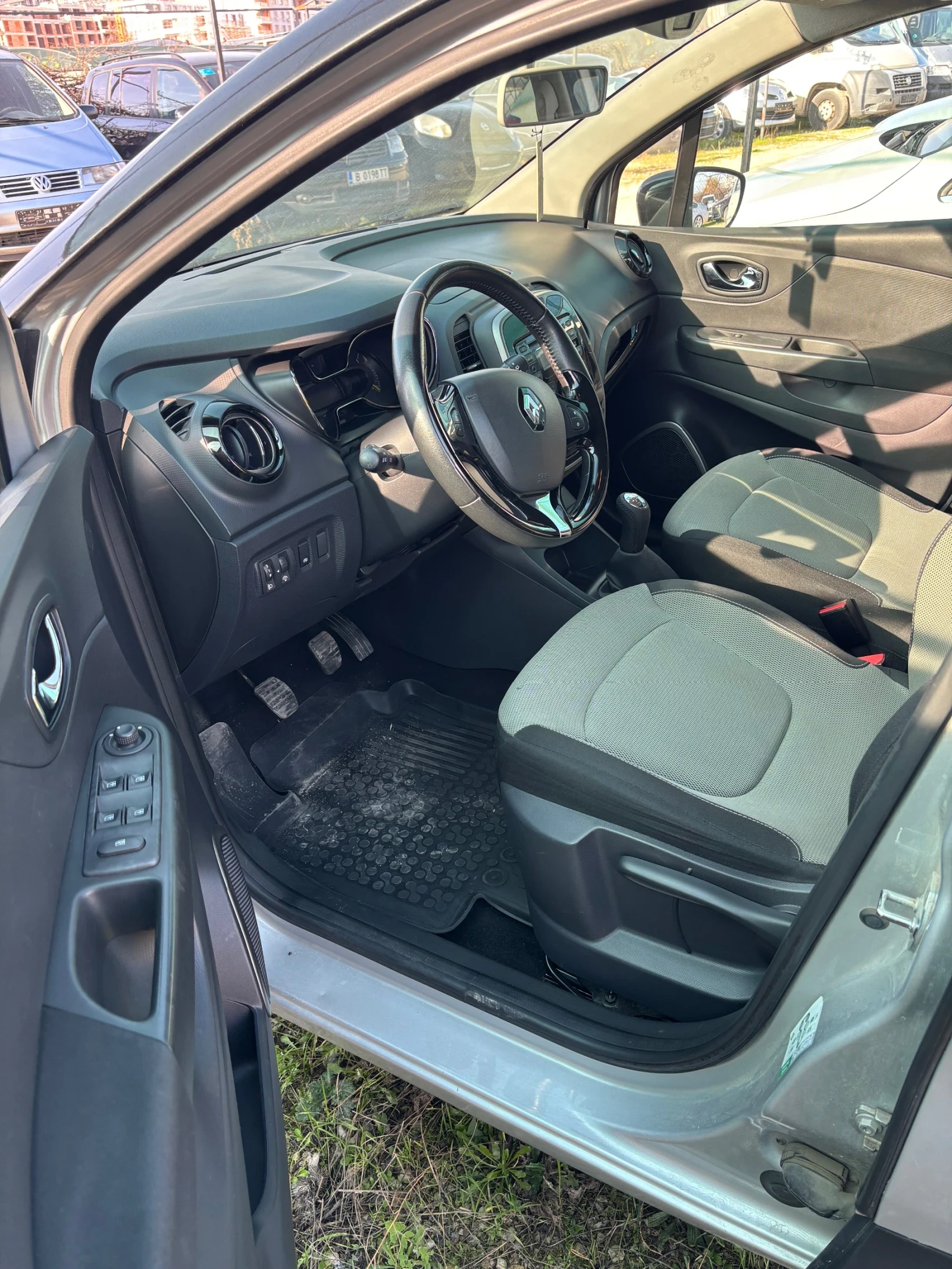 Renault Captur 1.5dCi, 90hp start/stop - изображение 4