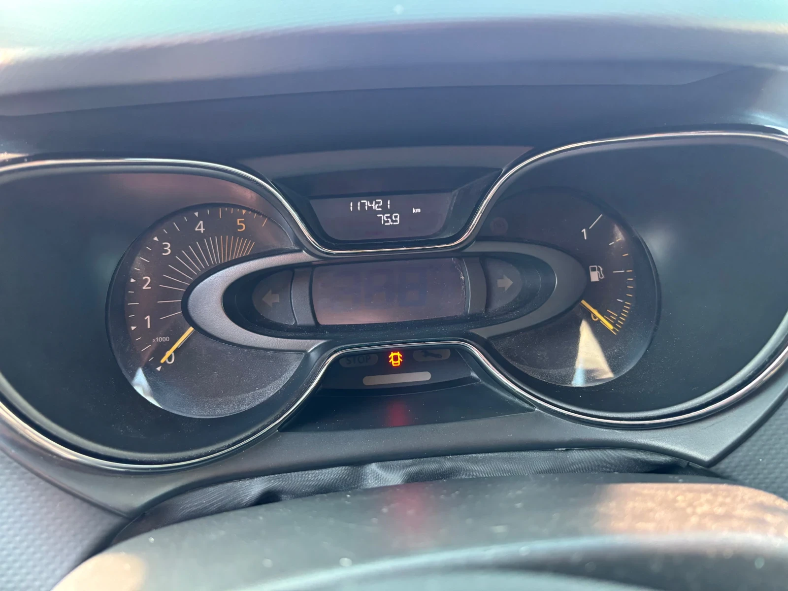 Renault Captur 1.5dCi, 90hp start/stop - изображение 10