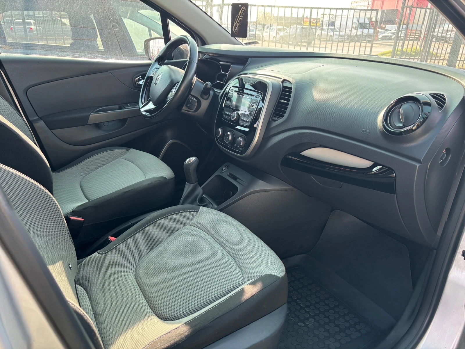 Renault Captur 1.5dCi, 90hp start/stop - изображение 5
