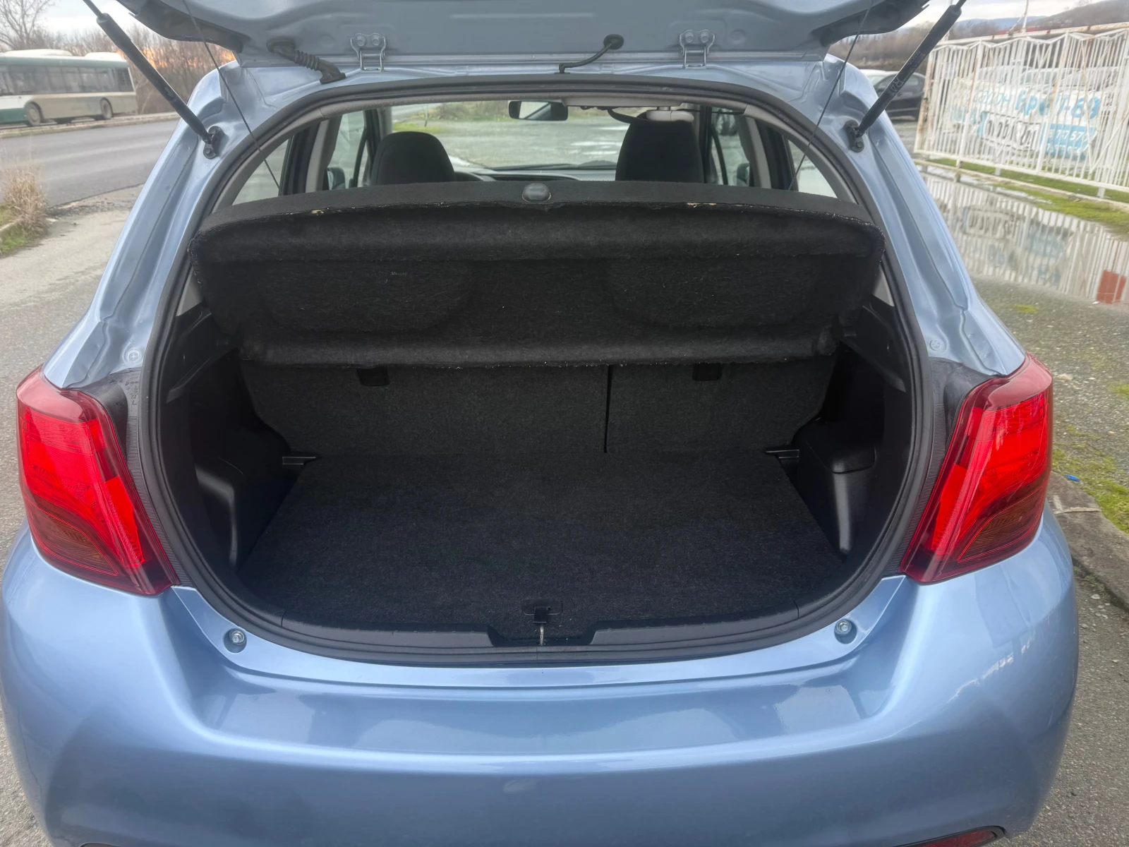 Toyota Yaris 1.5 HYBRID ��������� | Mobile.bg � ����������� 13