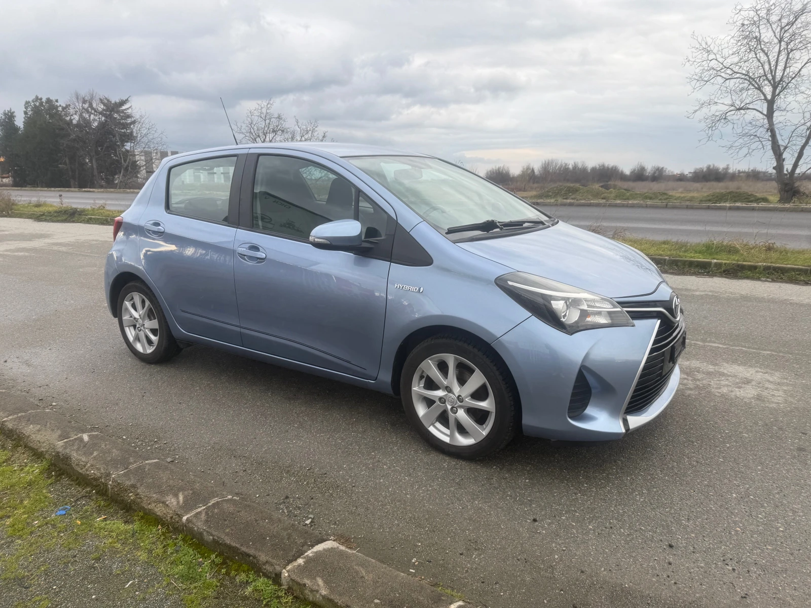 Toyota Yaris 1.5 HYBRID ��������� | Mobile.bg � ����������� 4