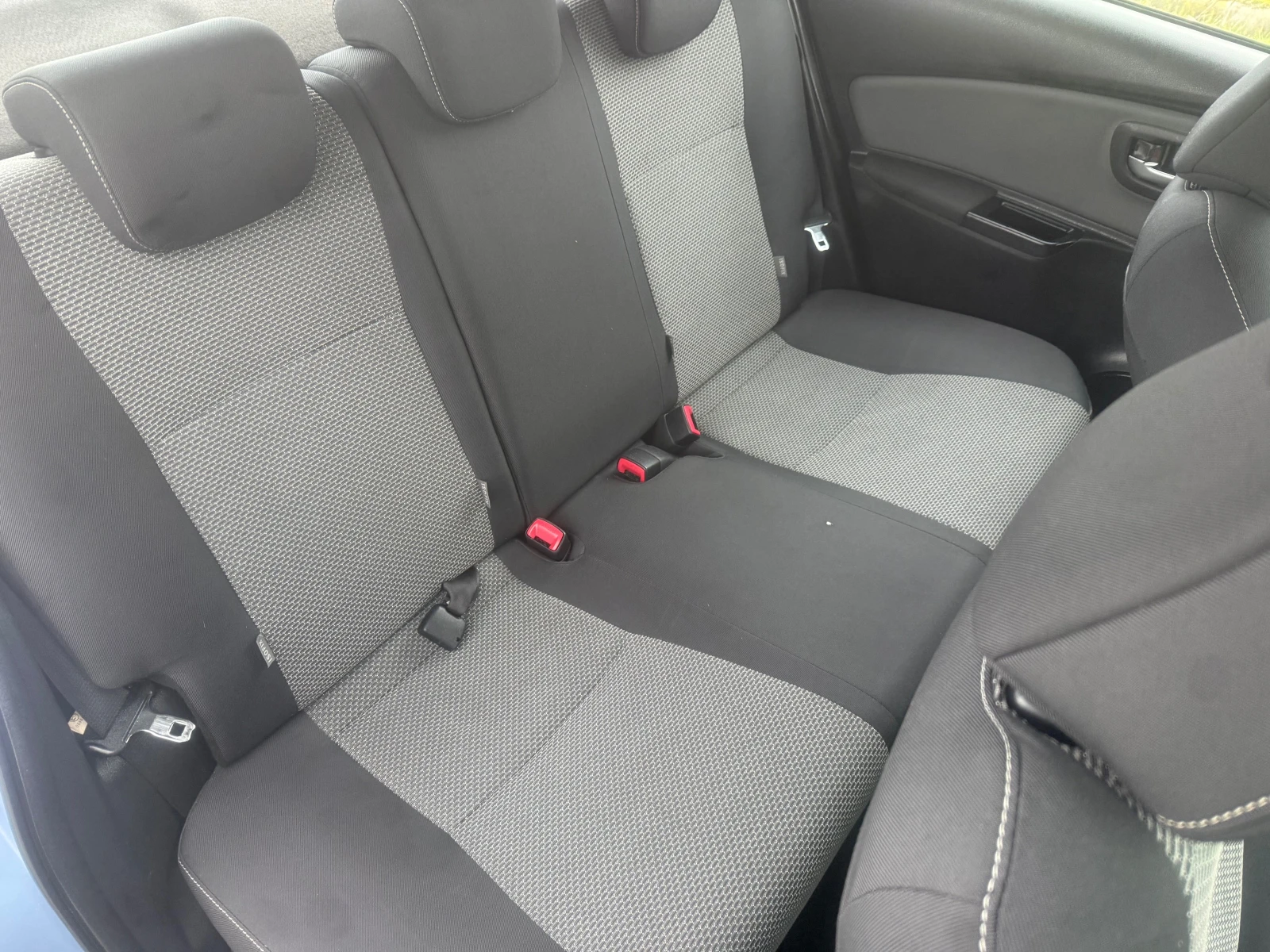 Toyota Yaris 1.5 HYBRID ��������� | Mobile.bg � ����������� 12