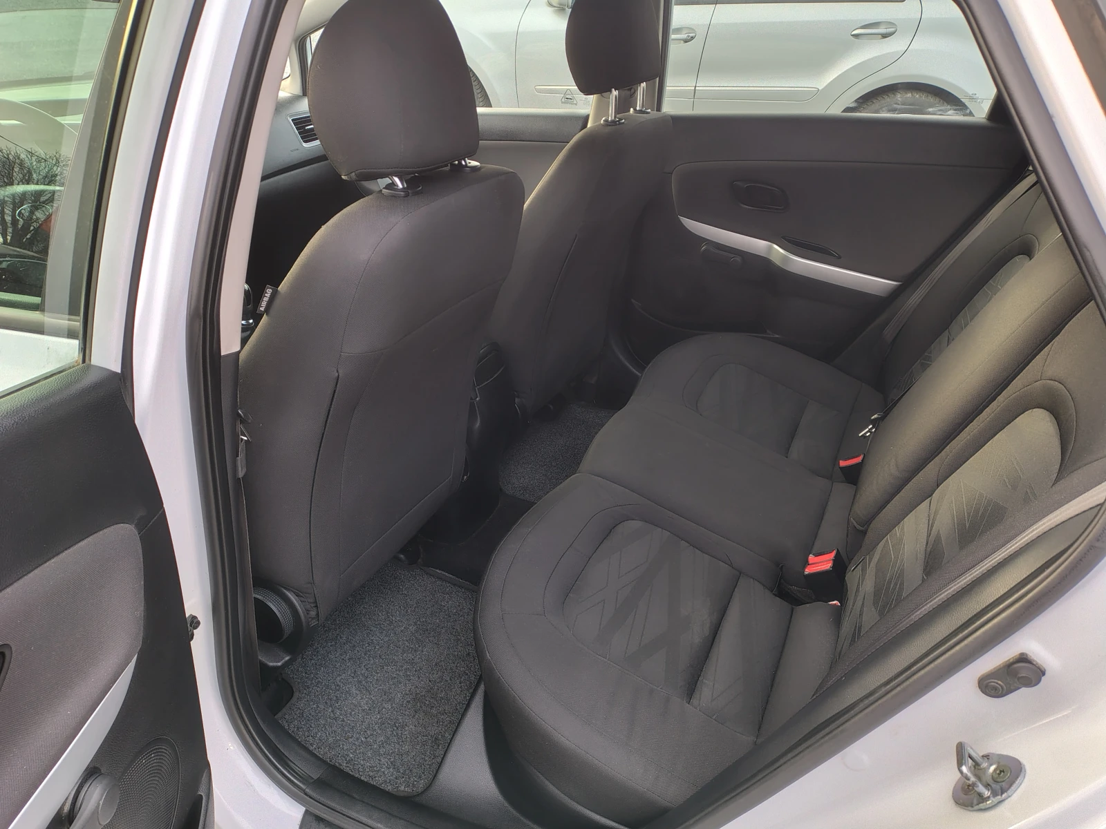 Kia Ceed 1.4 CRDI | Mobile.bg � ����������� 12
