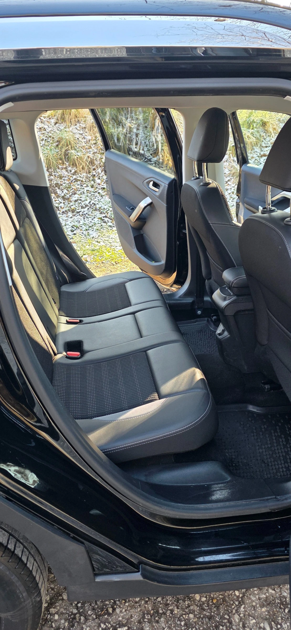 Peugeot 2008 1.2 PureTech автоматик EAT6 - изображение 10