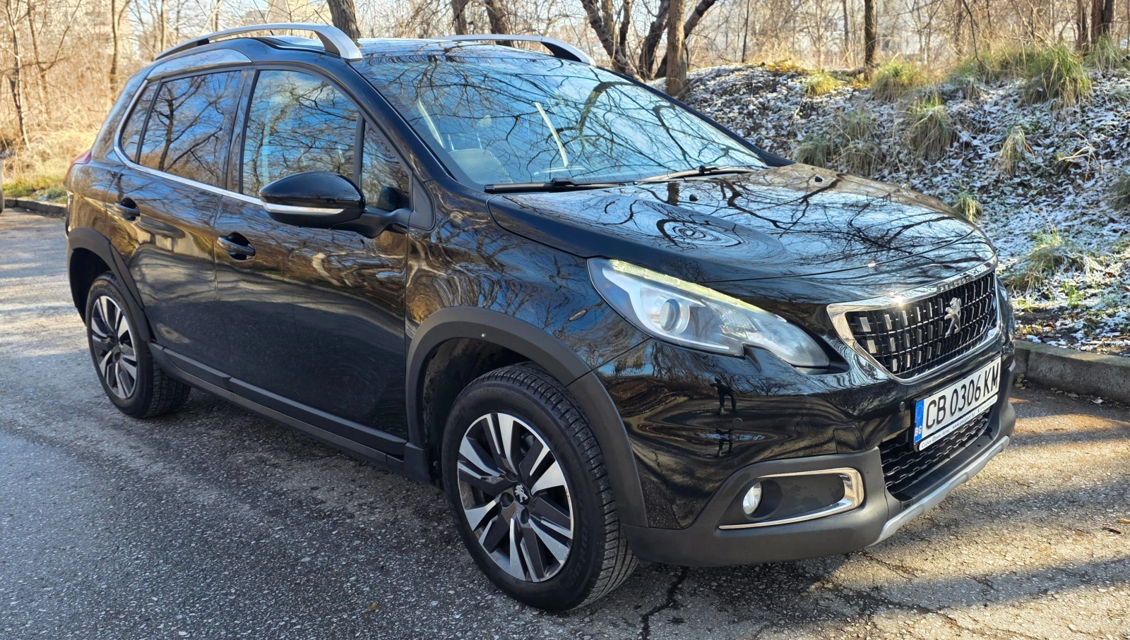 Peugeot 2008 1.2 PureTech автоматик EAT6 - изображение 2