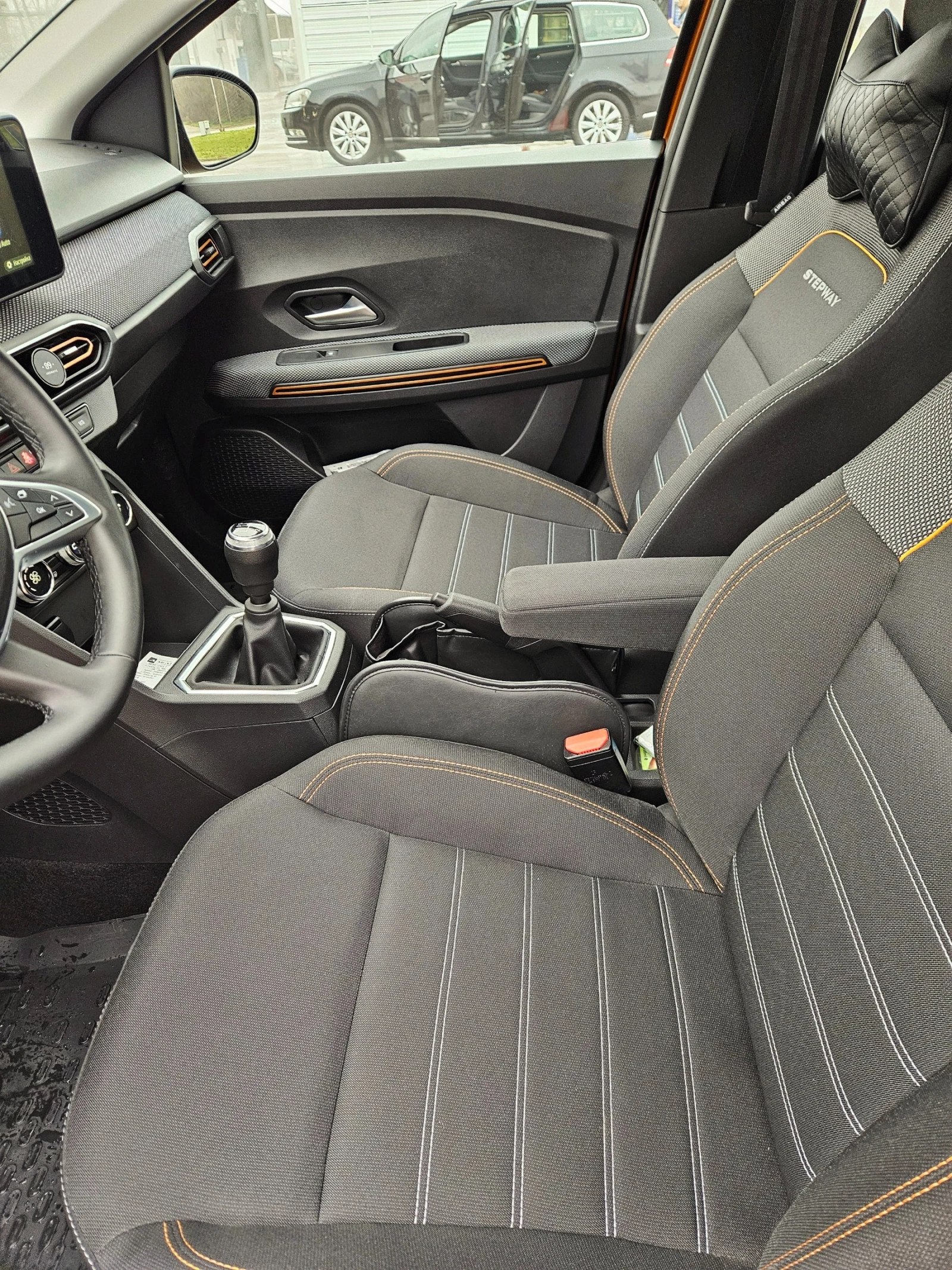 Dacia Sandero 1.0 TCe / LPG - изображение 9