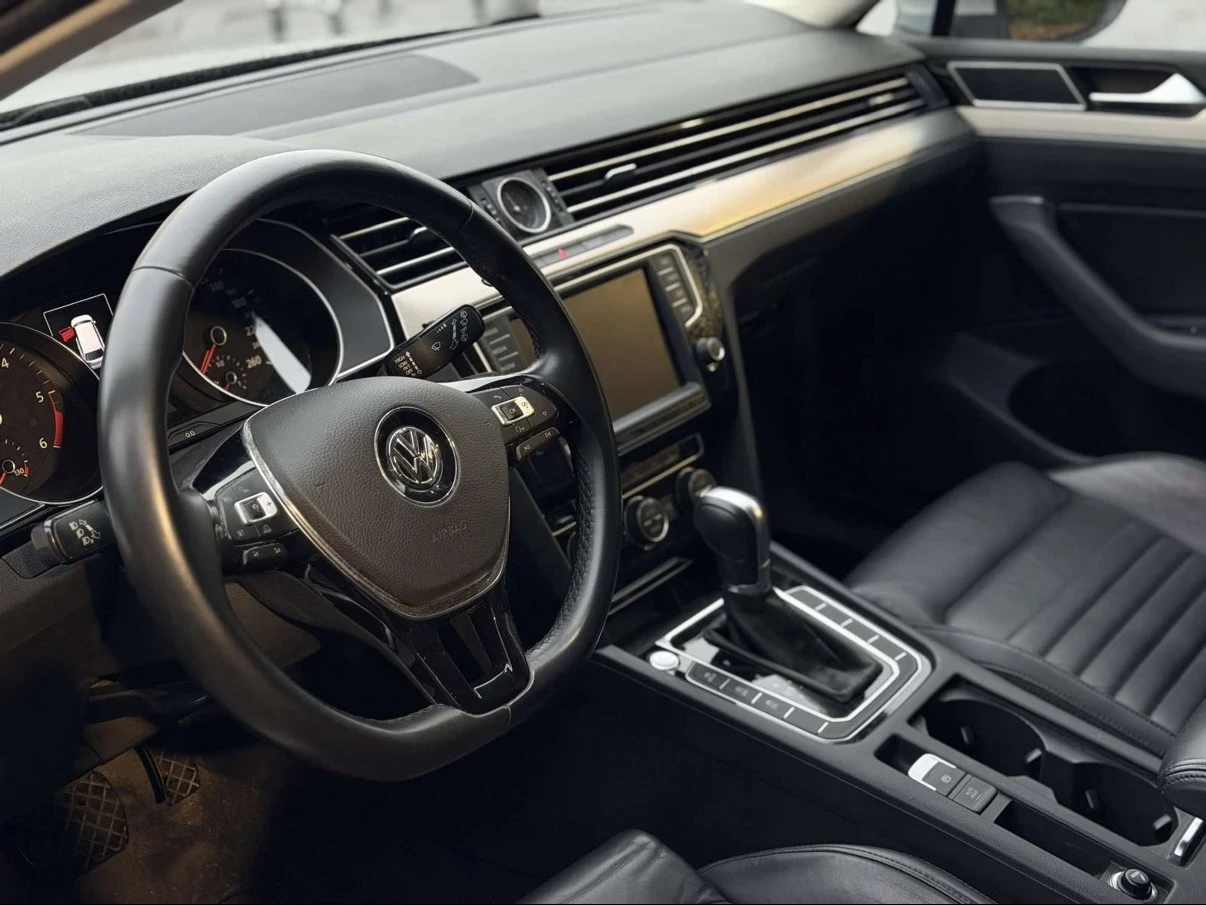 VW Passat 2.0 TDI 240 К.С. HIGHLINE 4MOTION АВТОМАТ, снимка 10 - Автомобили и джипове - 53878145