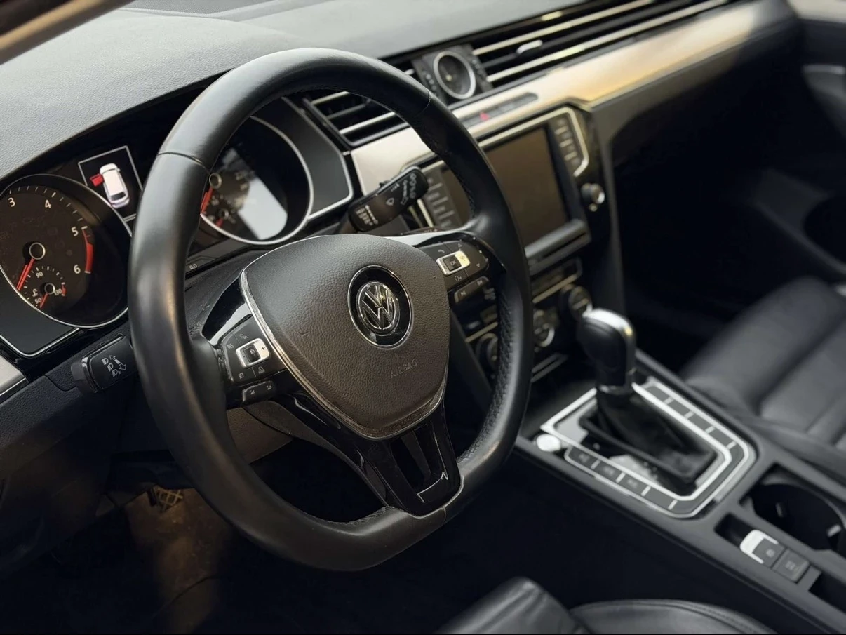VW Passat 2.0 TDI 240 К.С. HIGHLINE 4MOTION АВТОМАТ, снимка 8 - Автомобили и джипове - 53878145