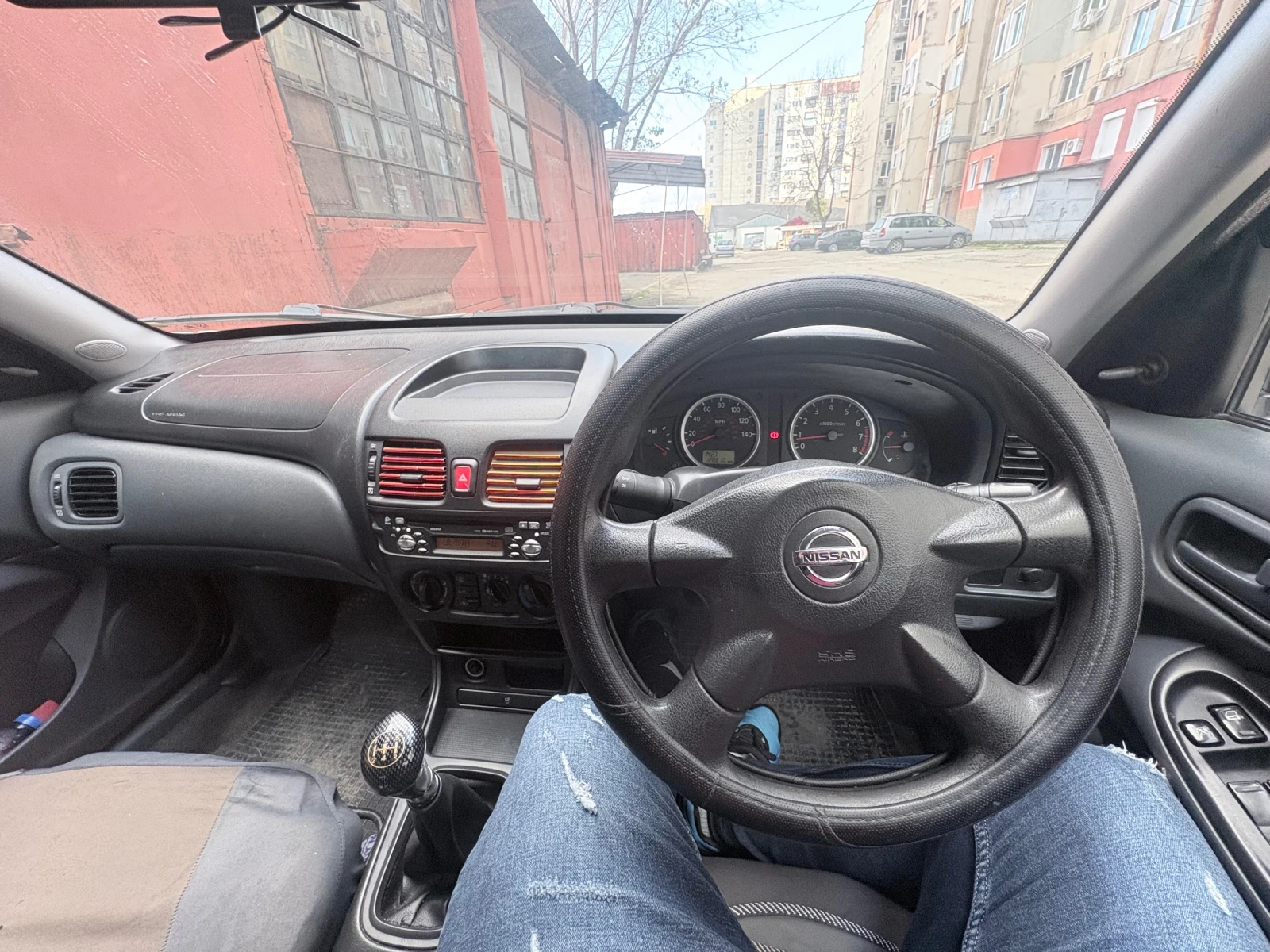 Nissan Almera 1.5, снимка 5 - Автомобили и джипове - 54239229