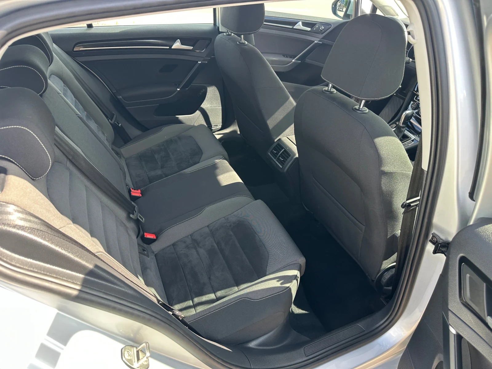 VW Golf 2.0tdi! DSG! Navigation! , снимка 14 - Автомобили и джипове - 54752508